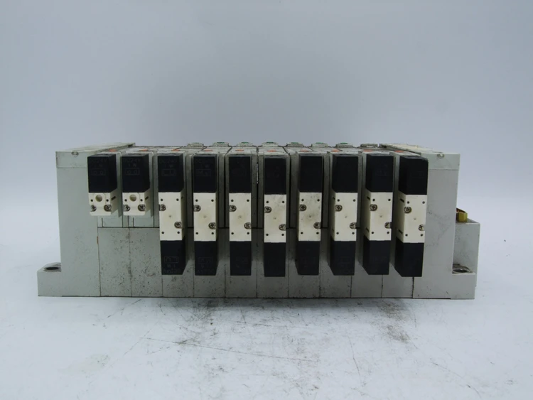 Used SMC VQ2100-5/VQ2100-5 Parts (Hydraulics and Pneumatics) Connecticut US | BG Industrial Surplus #472243