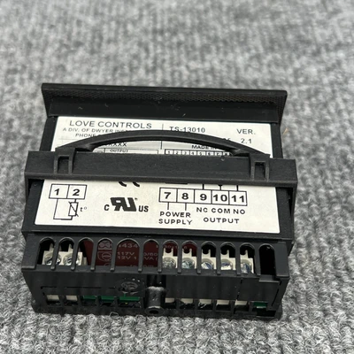 Used Dwyer Instruments TS-13010 Temperature Controls California US | Davliegogo LLC #1705719