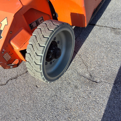 USED 2012 JLG E400AJPN
