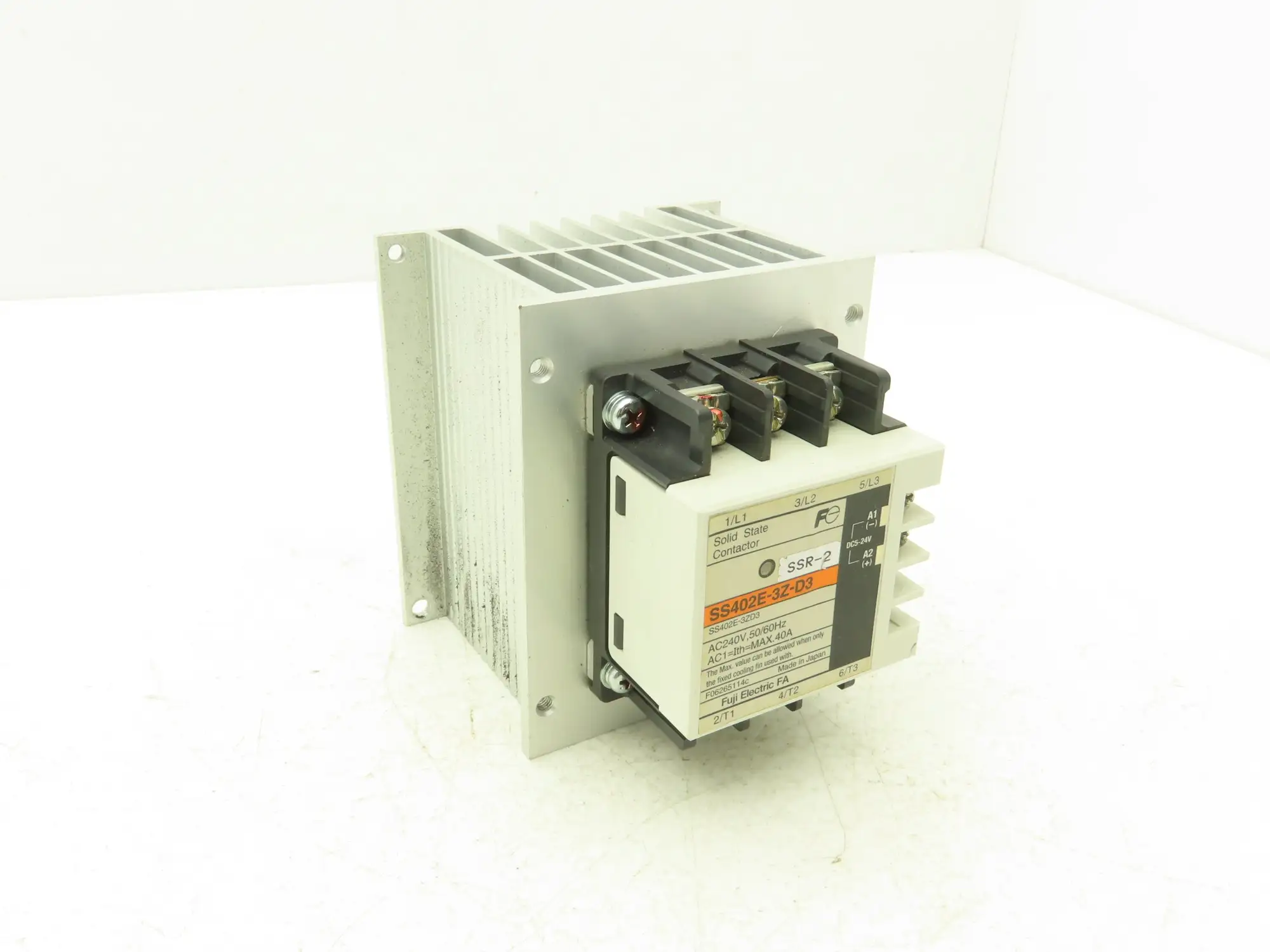 Fuji Electric SS402E-3Z-D3 Solid State Contactor Relay 240vac 50/60Hz .4A 3 Pole