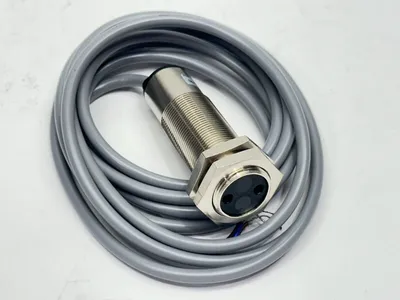 FZAM 18P1010, 213799 | Baumer Electric FZAM 18P1010 Photoelectric Diffuse Sensor 213799 - New Other