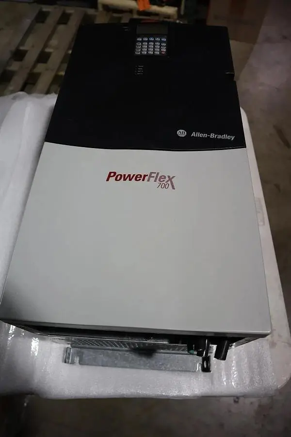 ALLEN BRADLEY 20BD125A3ANNARC0 100 HP POWERFLEX 700 DRIVE VFD STOCK 5346