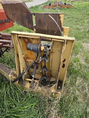 USED NEW HOLLAND 1075