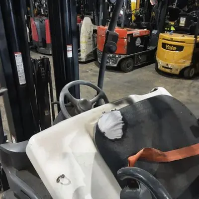 USED 2019 CROWN FC5225-60