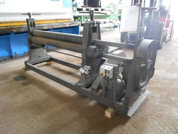 Used ZM 2000 X 6 Angle Bending Rolls | Apt International N.V #365052