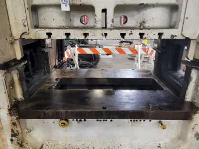 USED MINSTER P2-200