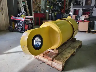 NEW KOMATSU EH9423