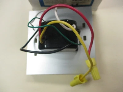 USED Lutron NF-10-277-IV