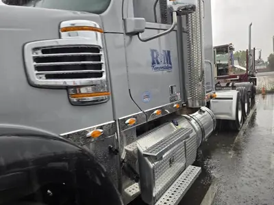 USED 2023 FREIGHTLINER CORONADO 122 SD