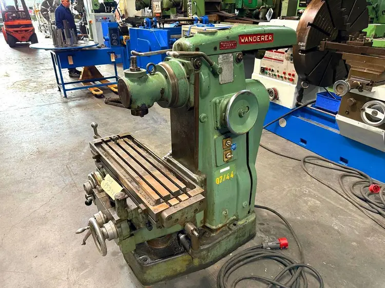 Used WANDERER X: 750 - Y: 240 - Z: 400 MM Universal Machining Centers | Apt International N.V #364526