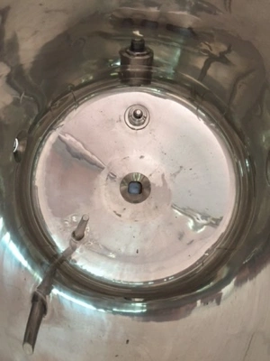 Sapphire Engineering 200 Litre Tanks SS Europe 0-4,999 Litres | Perry Equipment (6)