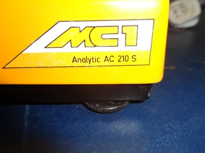 Sartorius MC1 Analytic AC210S balance