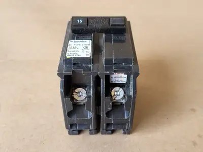 USED SCHNEIDER ELECTRIC CHOM215