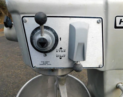 USED HOBART 30 QUART MIXER D-300