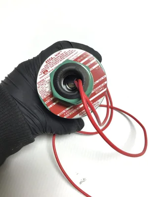 Asco 832426 Red Hat Solenoid Valve 1/4″ NPT 6 Watts 125 PSI 110/120V 50/60Hz