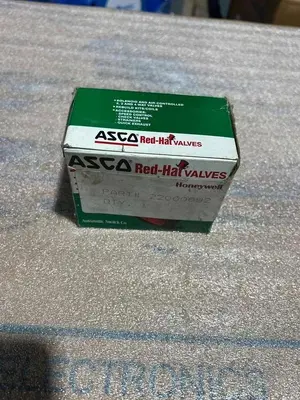 NEW OPEN BOX ASCO SOLENOID VALVE 1/4" PIPE USX8262D2212341 STK K739CC