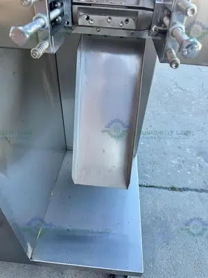 USED CHINESE DS-200A PACKAGING MACHINE 220V W/ SANCH S900.2S0.75G VFD