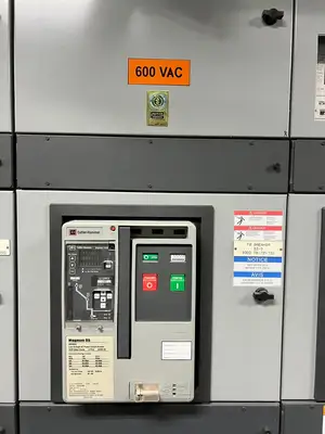 LV Double-Ended Unit Substation - 2 x 2000/3000kVA, 13.8kV Transformers w/ 600V MAGNUM DS Switchgear