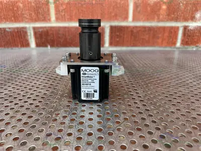 USED MOOG SM23165DT-DE INTEGRATED SERVO SMART MOTOR WITH/ CABLES