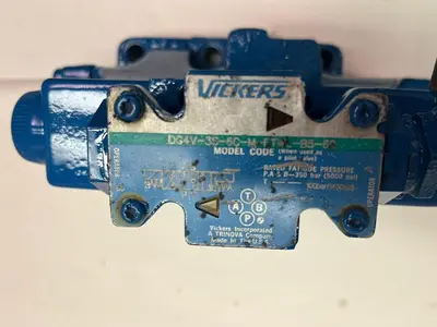 USED VICKERS DG5S-8-6C-T-M-FTWL-B5-30