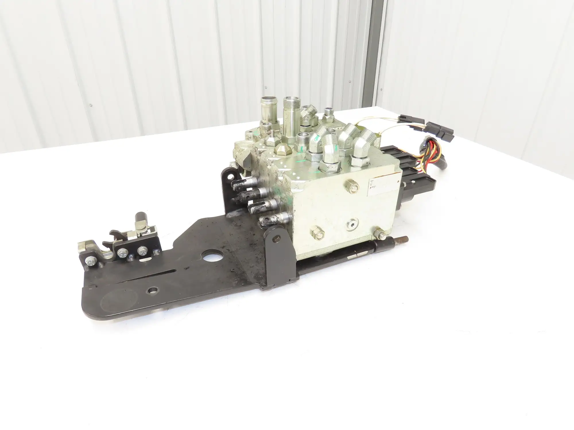 Hyster E80XN Forklift Hydraulic 4-Lever Spool Valve Forklift Mast Control