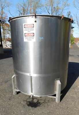 USED SS MIXING TANK 900 GALLON