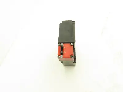 Omron D4NL-4GDG-B4 Guard Safety-Door Switch Interlock Solenoid Release 24VDC