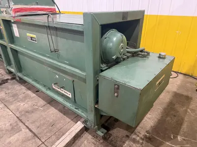 30" X 42" BALEMASTER MODEL #360A CLOSED DOOR HORIZONTAL HYDRAULIC BALER: YOBRO #25089