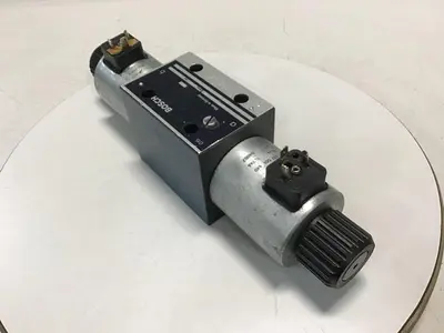 USED BOSCH 0 810 001 702