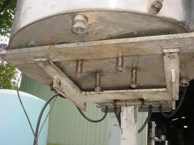 USED FOUR COMPARTMENT TANK 40 GALLON
