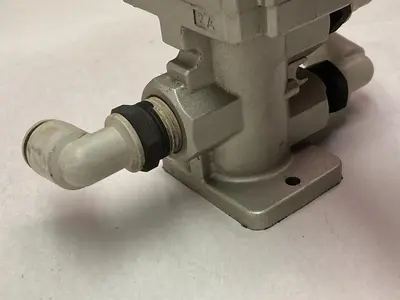Used SMC VT325-035D Solenoid Valves Ohio US | Surplus Asset Holdings #1553605