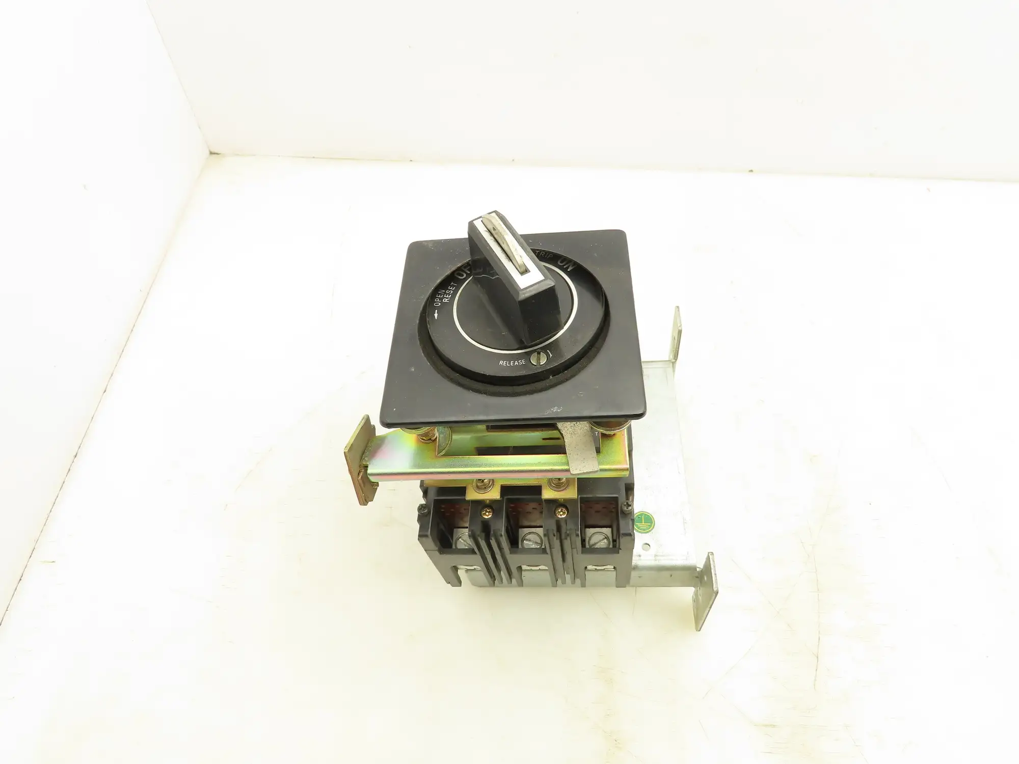 Fuji Electric BU-FHB3020 Circuit Breaker W Disconnect Switch 20A 600VAC 3 Pole
