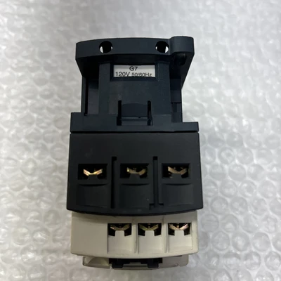 USED Schneider LC1D12