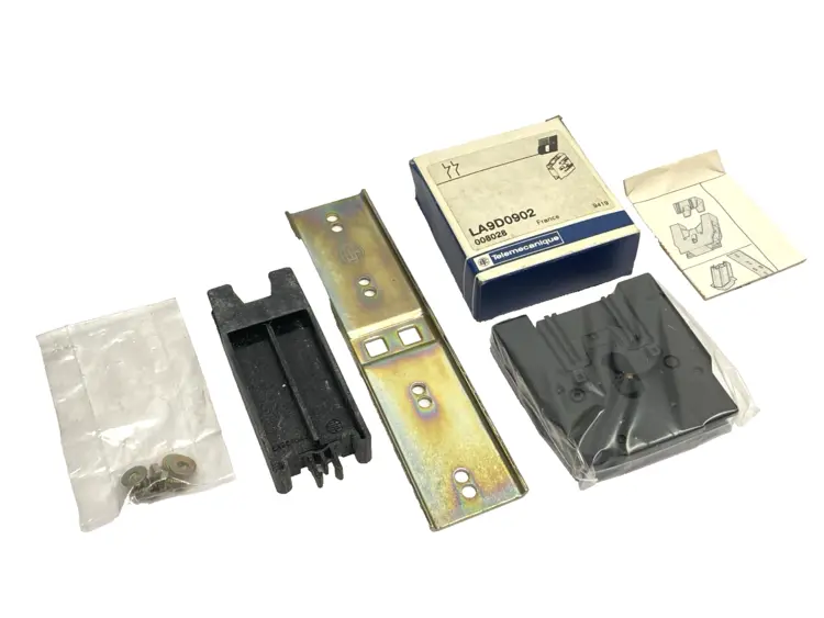 New | in-Stock Telemecanique Mechanical Interlock Inversing Block Kit 3-Pole 9-32A Motor Control Parts Michigan US | Maverick Industrial Sales #1391232