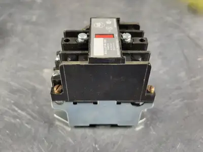NEW ALLEN-BRADLEY 700-N200A1