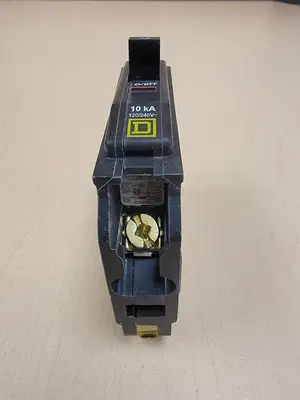 NEW SQUARE D QO130