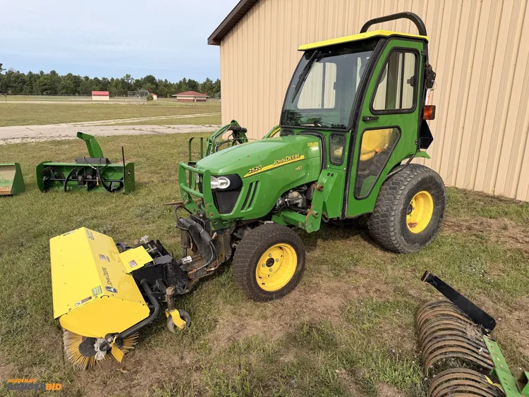 Used JOHN DEERE 2520 HST Sub-Compact & Compact Tractors Michigan US | Miedema Asset Management Group #1424754