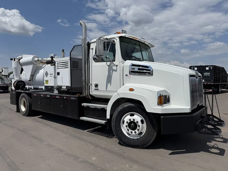 Used 2014 WESTERN STAR 4700SB HYDRO EXCAVATOR Hydro Excavators Minnesota US | Carco Truck & Equipment #1514257