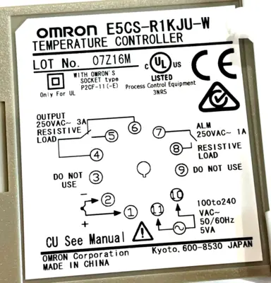 NEW OMRON E5CS-R1KJU-W TEMPERATURE CONTROLLER 100 to 240 vac AC100240