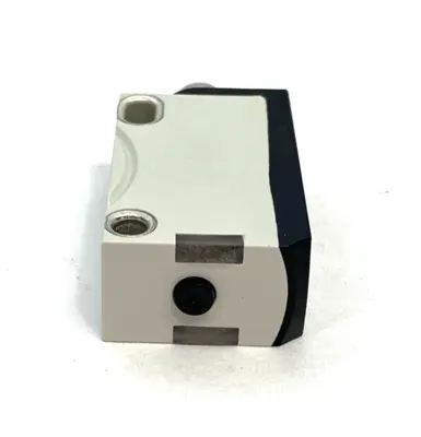 Used SENSOPART OPTICAL DISTANCE SENSOR 30-200MM RANGE 604-41002 Proximity Sensors Michigan US | Maverick Industrial Sales #1092761
