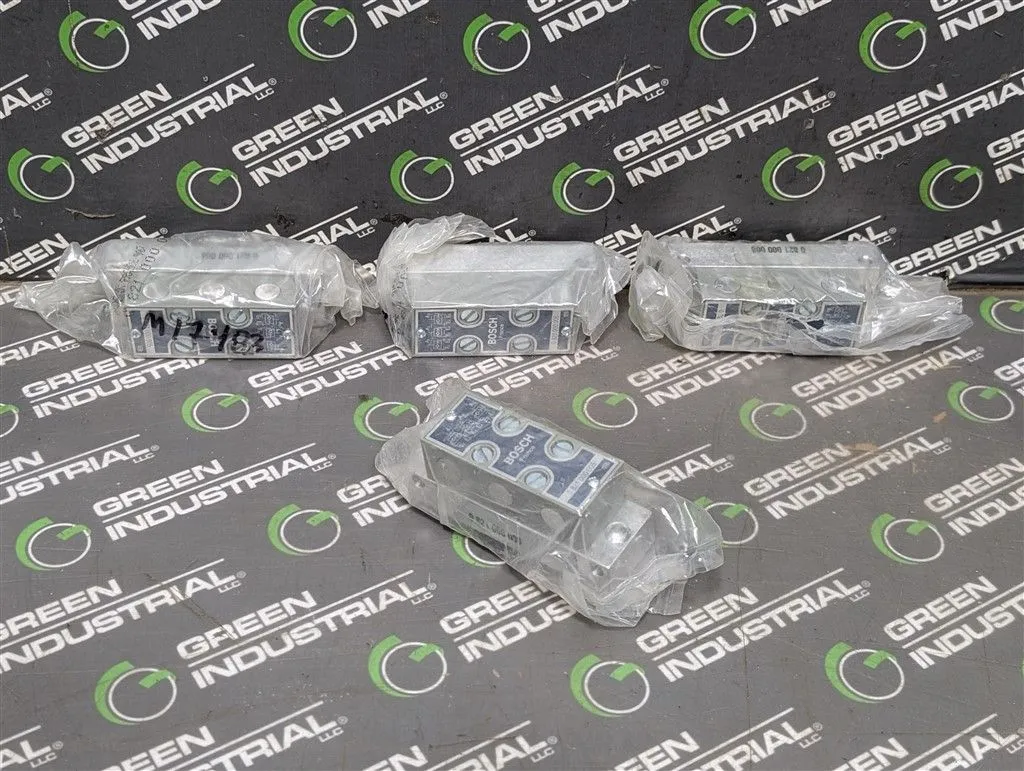 Lot of 4 Bosch 0 821 000 005 Poppet Valve Bodies New