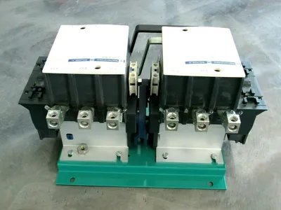 NEW SET OF TELEMECANIQUE CR1-F150 INTERLOCKING CONTACTORS CR1F150
