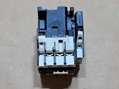 Used TELEMECANIQUE LC1D3210 Switchgears British Columbia CA | Lenmark #1438535