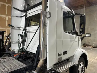 Used 2021 VOLVO VNR42T300 Conventional trucks California US | Ben Kaplan Equipment #1402920