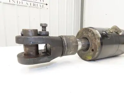 Yale 1504880 Forklift Hydraulic Tilt Cylinder Removed From Off ERC100HGN