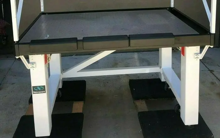 NEWPORT SG-30X48-2 (VH3048W-OPT) ISOLATION TABLE