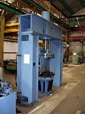 USED QUIRI 150 TON DISH END FORMING PRESS