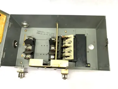 USED WESTINGHOUSE FUSIBLE PLUG-IN SWITCH UNIT TAP-362 60A 3-PHASE