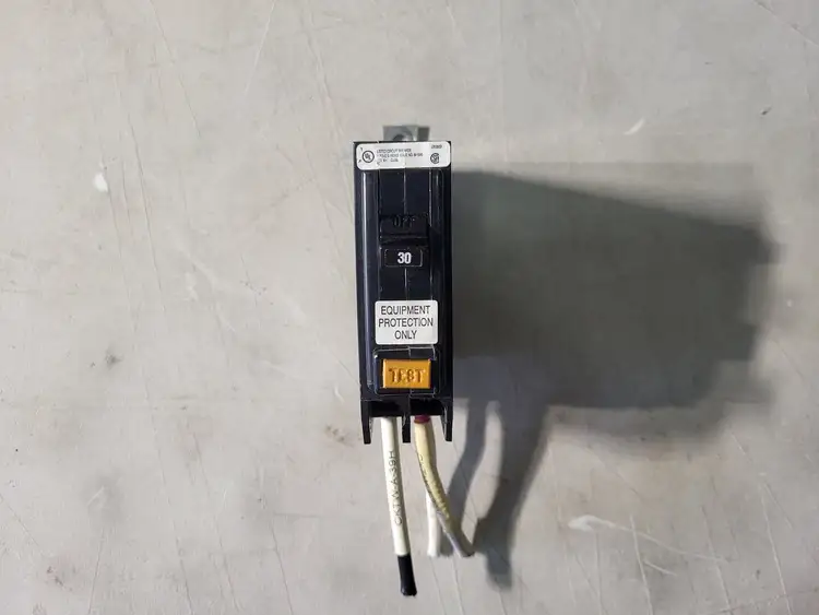New | in-Stock CUTLER-HAMMER QBGFEP1030 Switchgears British Columbia CA | Lenmark #241910
