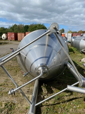 Used _UNKNOWN_ 6,400 Litre Stainless Steel Tanks GB | Perry Equipment #1142423